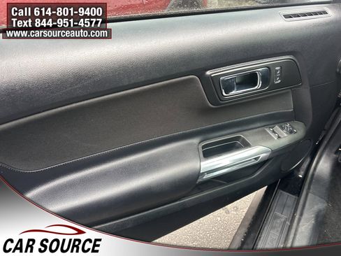 Used 2017 Ford Mustang V6 image 10