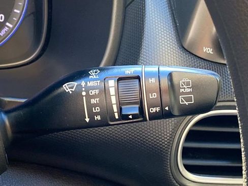 Used 2021 Hyundai Kona SE image 23