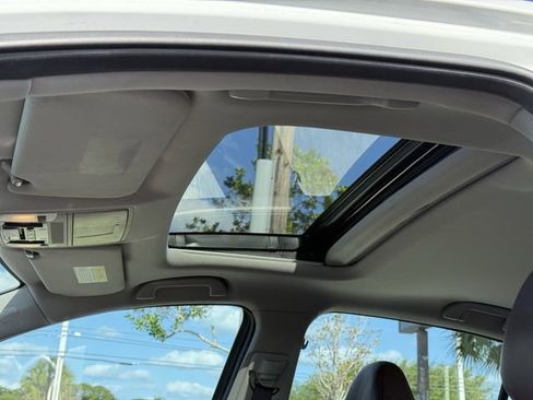 Used 2017 Acura TLX w/ Technology Package FWD image 16