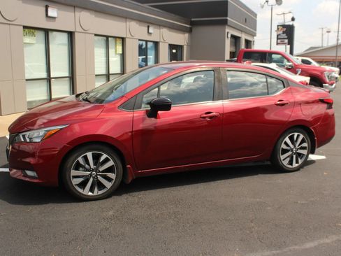Used 2020 Nissan Versa SR FWD image 2