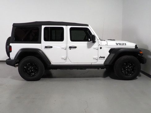Used 2023 Jeep Wrangler Willys image 6