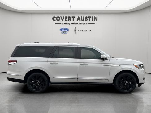 Used 2024 Lincoln Navigator L Reserve image 6