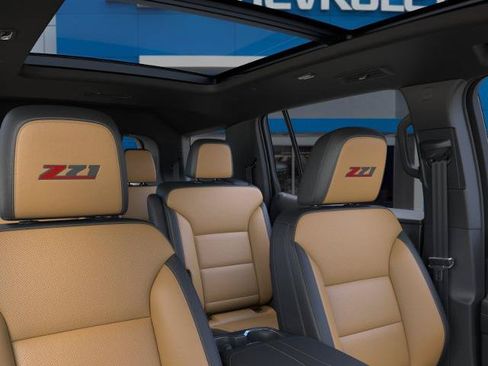 New 2027 Chevrolet Traverse Z71 w/ LPO, Floor Liner Package AWD/4WD image 59