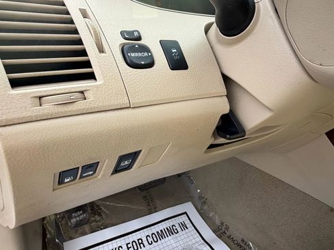 Used 2011 Toyota Avalon Limited image 12