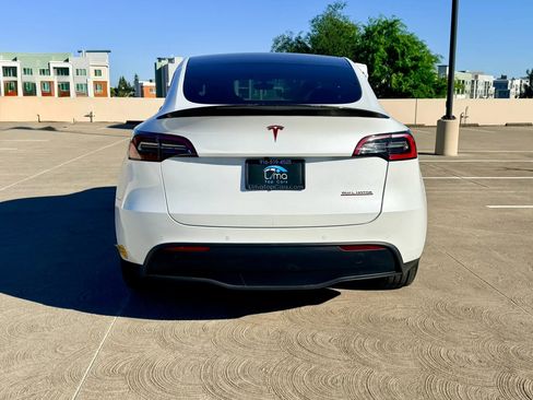 Used 2022 Tesla Model Y Long Range AWD/4WD image 8