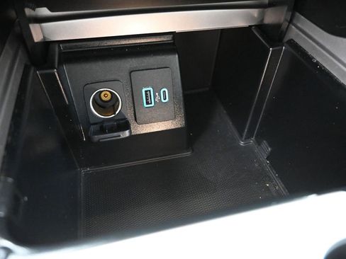 Used 2020 Ford Explorer Limited image 30