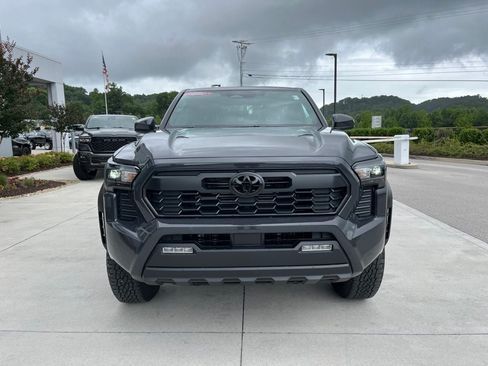 Used 2026 Toyota Tacoma TRD Off-Road AWD/4WD image 32