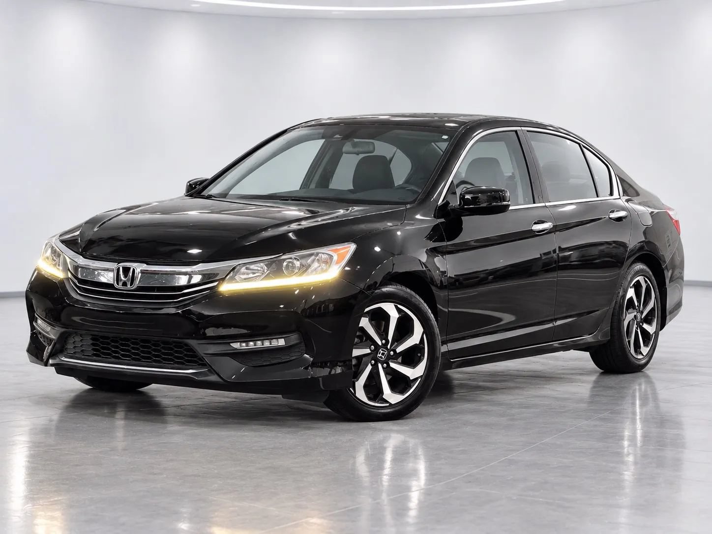 Used 2017 Honda Accord EX-L image 2
