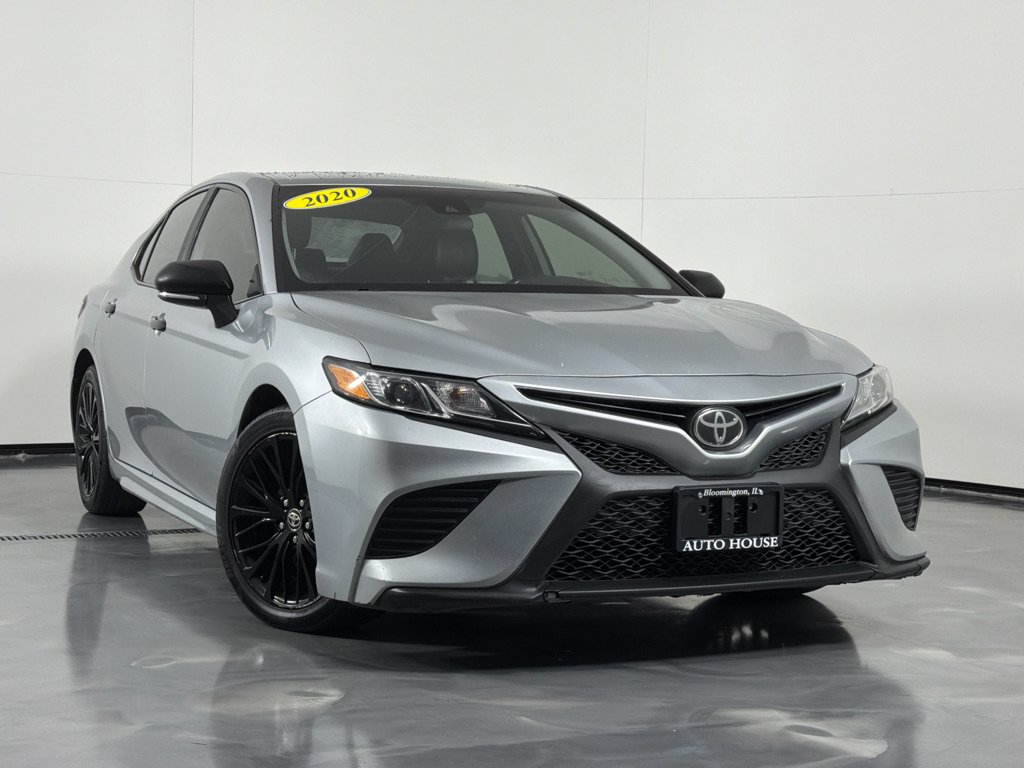 Used 2020 Toyota Camry SE FWD image 2