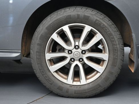 Used 2015 Nissan Pathfinder SV image 11