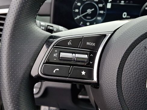 Certified 2025 Kia Seltos SX w/ SX Sunroof Package image 23