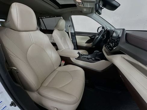 Used 2022 Toyota Highlander Limited AWD/4WD image 15