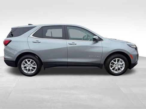 Used 2024 Chevrolet Equinox LT w/ LPO, Floor Liner Package AWD/4WD image 9