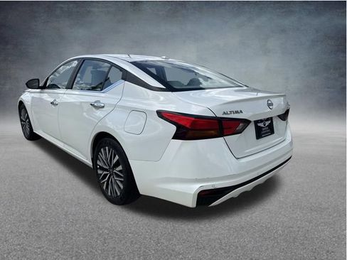 Used 2025 Nissan Altima 2.5 SV FWD image 7