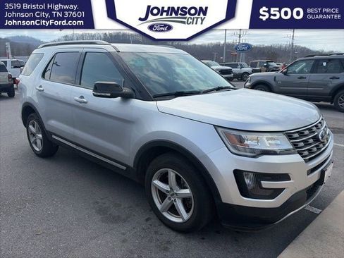 Used 2016 Ford Explorer XLT image 1