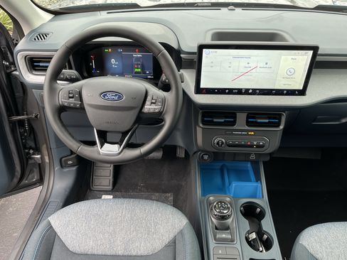 New 2025 Ford Maverick XLT w/ XLT Luxury Package image 10