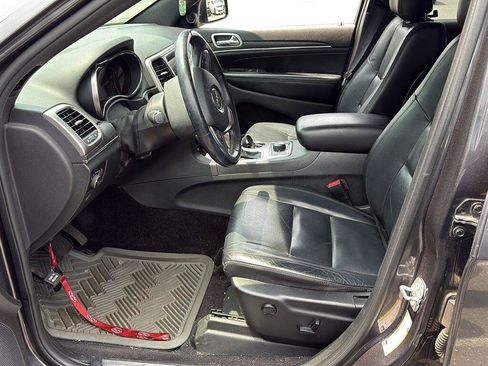 Used 2018 Jeep Grand Cherokee Limited AWD/4WD image 9