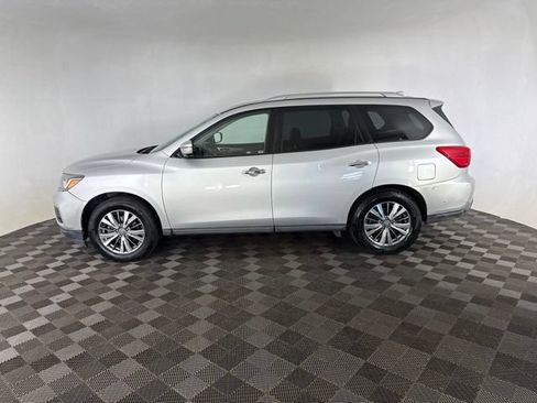 Used 2019 Nissan Pathfinder SL FWD image 8