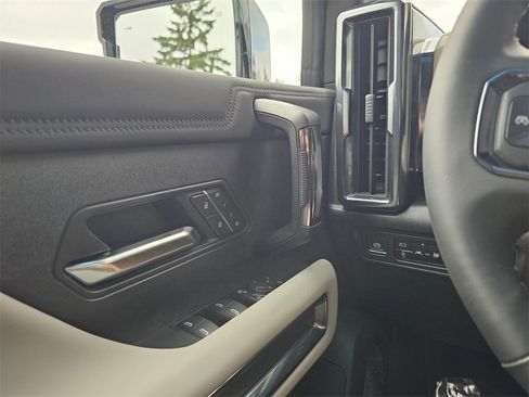 New 2026 GMC Hummer EV SUV image 29