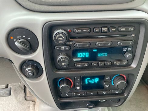 Used 2008 Chevrolet TrailBlazer LT w/ Sun And 6-Disc Cd Package image 14