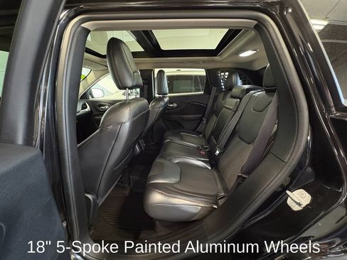 Used 2016 Jeep Cherokee Trailhawk w/ Comfort/Convenience Group AWD/4WD image 21