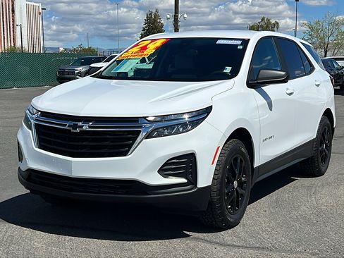 Certified 2024 Chevrolet Equinox LS w/ LS Convenience Package AWD/4WD image 1