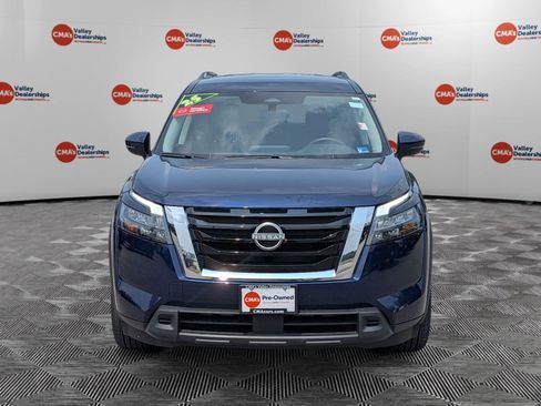 Used 2025 Nissan Pathfinder SV AWD/4WD image 2