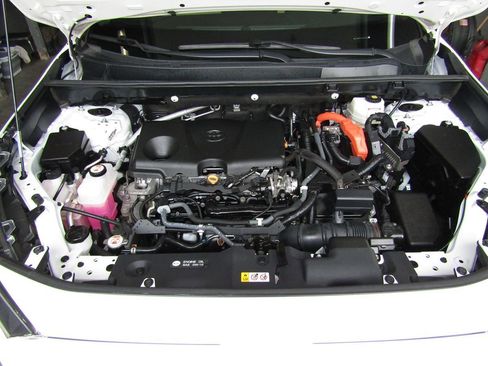 Used 2022 Toyota RAV4 LE image 38