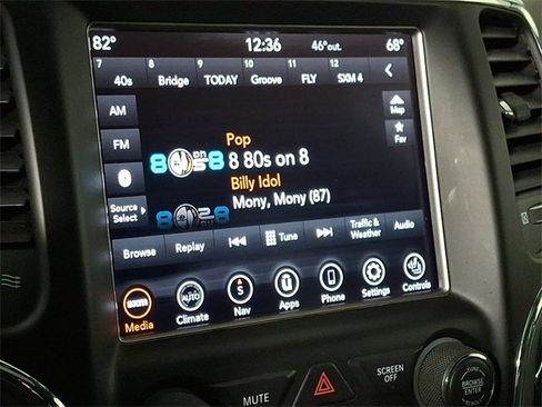 Used 2018 Jeep Grand Cherokee Limited image 19