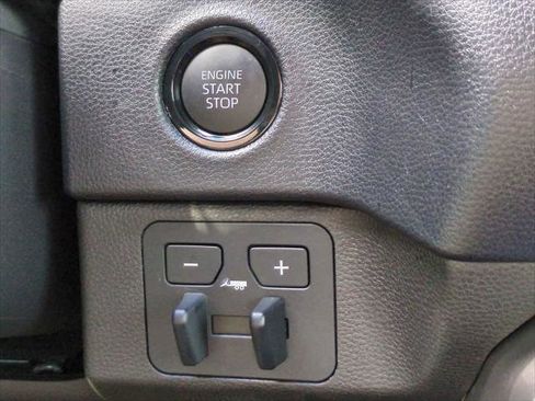 Certified 2026 Toyota Tundra SR5 AWD/4WD image 25