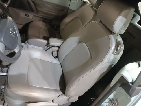 Used 2005 Volkswagen Beetle GLS image 13