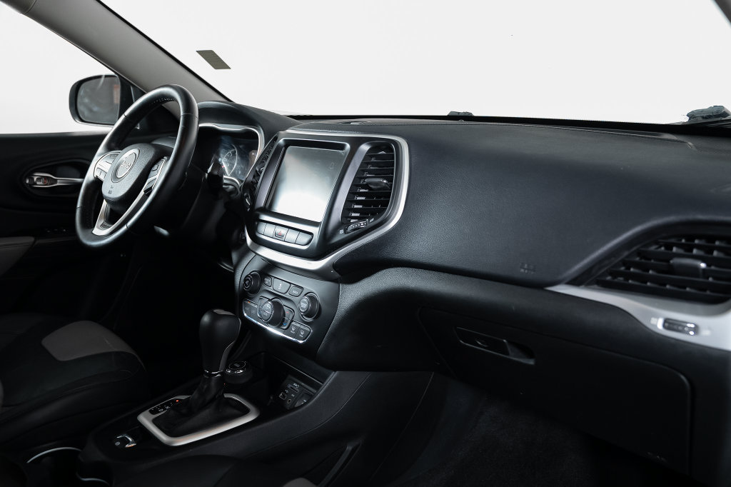 Used 2014 Jeep Cherokee Limited AWD/4WD image 34