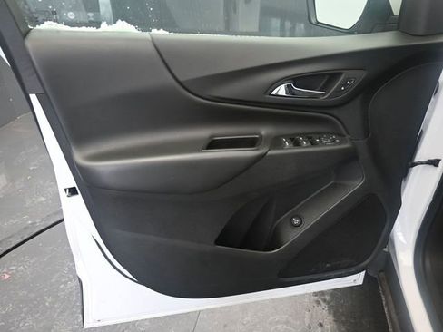 Used 2024 Chevrolet Equinox LT image 17