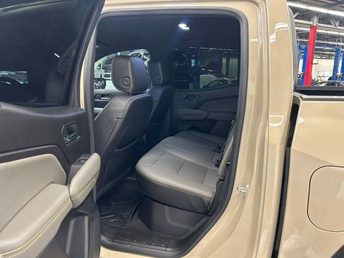 Used 2023 Chevrolet Colorado ZR2 w/ ZR2 Convenience Package III AWD/4WD image 16