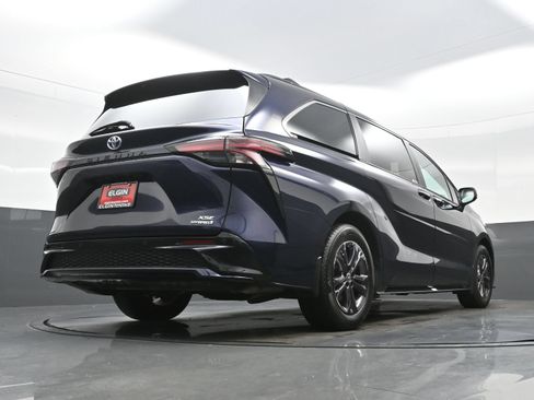 Used 2024 Toyota Sienna XSE w/ XSE Plus Package AWD/4WD image 32