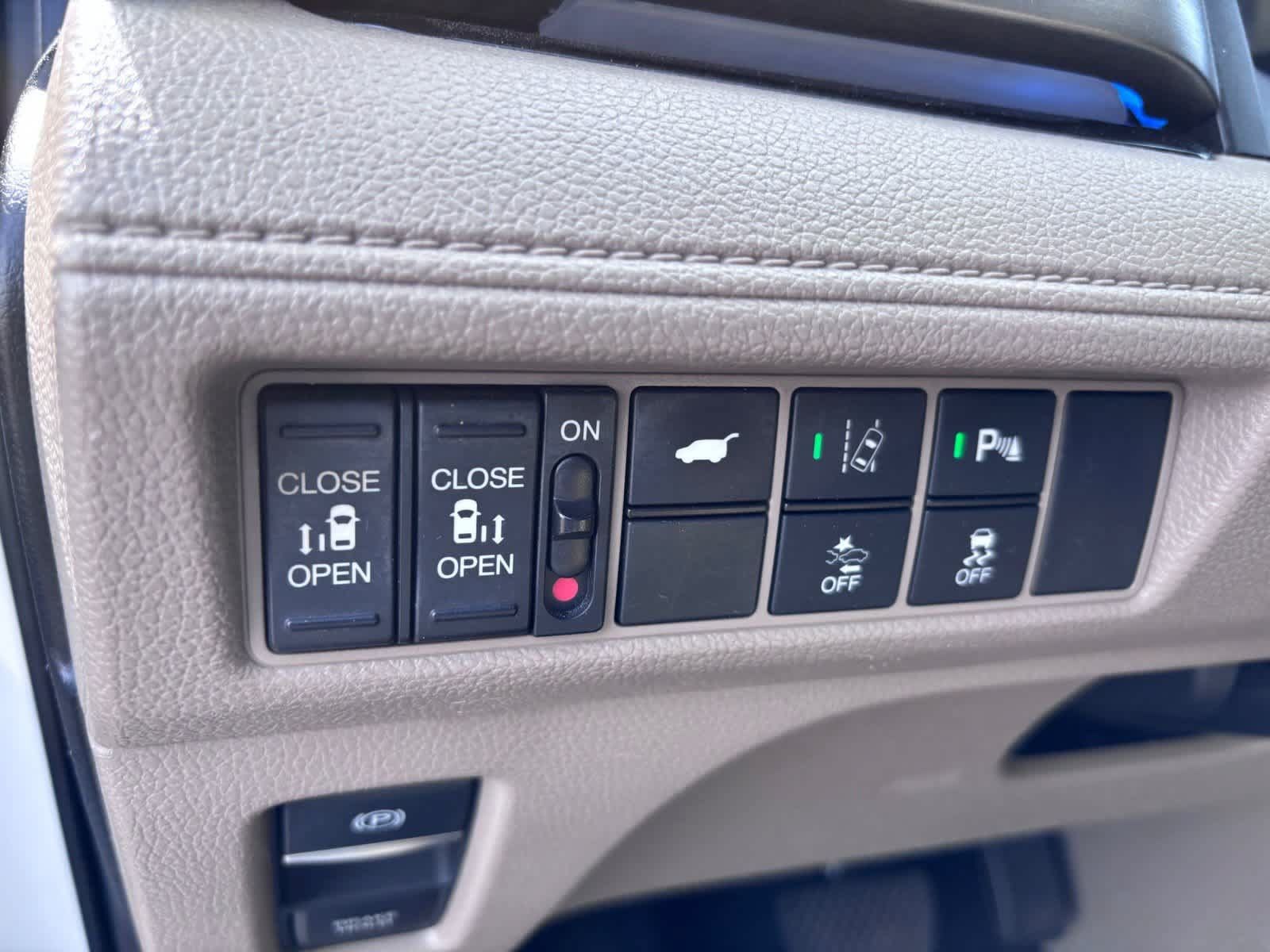 Used 2018 Honda Odyssey Elite image 15