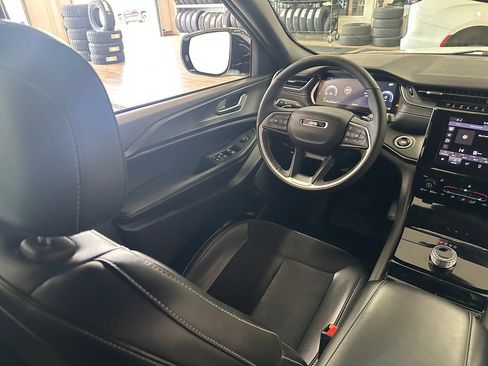 Certified 2023 Jeep Grand Cherokee Altitude AWD/4WD image 14