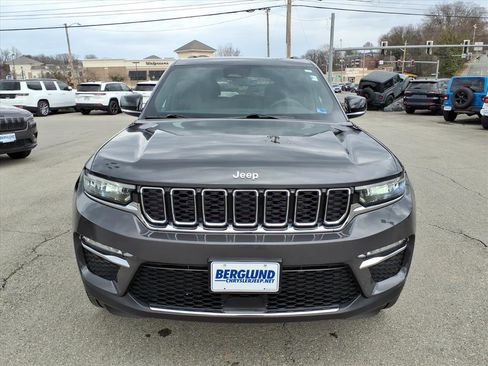Used 2025 Jeep Grand Cherokee Limited image 9