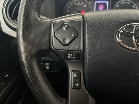 Used 2017 Toyota Tacoma TRD Off-Road w/ Tow Package RWD image 61