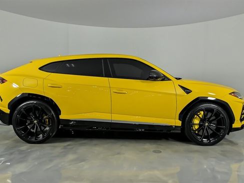 Used 2019 Lamborghini Urus AWD/4WD image 11