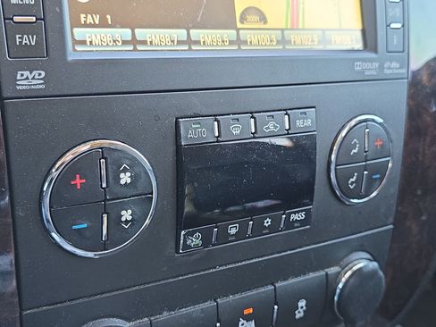 Used 2013 GMC Yukon Denali image 20