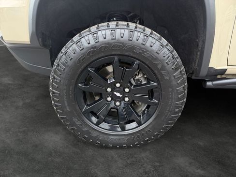 Used 2021 Chevrolet Colorado ZR2 w/ ZR2 Dusk Special Edition AWD/4WD image 4