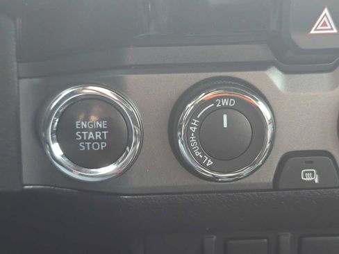 Used 2017 Toyota Tacoma TRD Pro AWD/4WD image 31