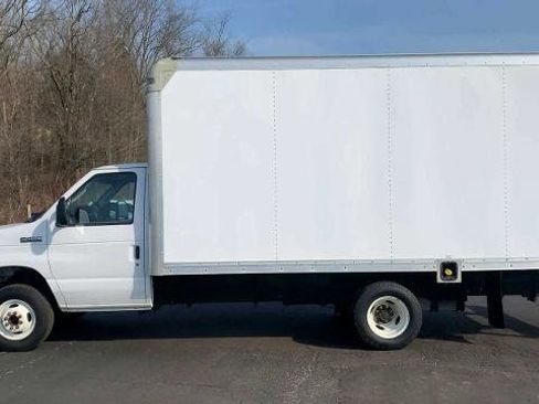 Used 2017 Ford E-450 and Econoline 450 Super Duty w/ Power Windows & Locks Group RWD image 5