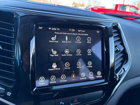 Used 2020 Jeep Cherokee Limited image 24