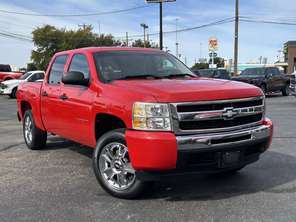 Used 2011 Chevrolet Silverado 1500 LT RWD image 2