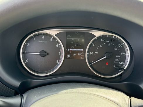 Used 2025 Nissan Kicks Play S image 20