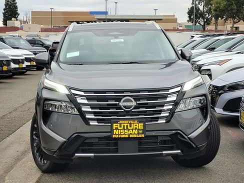 New 2026 Nissan Rogue Platinum image 2