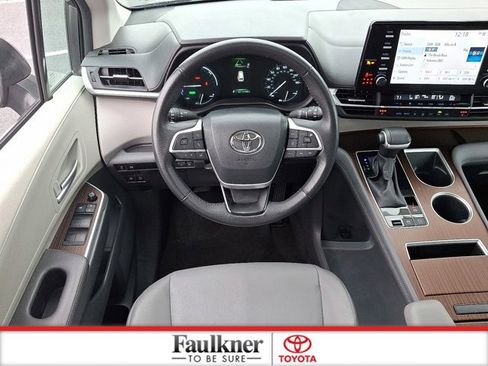 Certified 2024 Toyota Sienna XLE image 12
