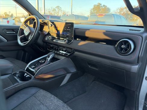 Used 2023 Chevrolet Colorado Z71 w/ Z71 Convenience Package 2 image 8